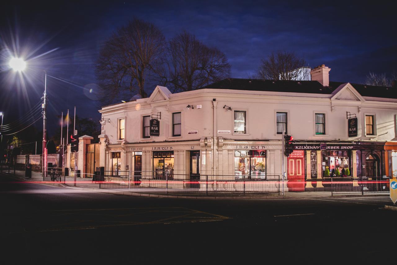 Jbs Bar & Guest Accommodation Kilkenny Exterior photo