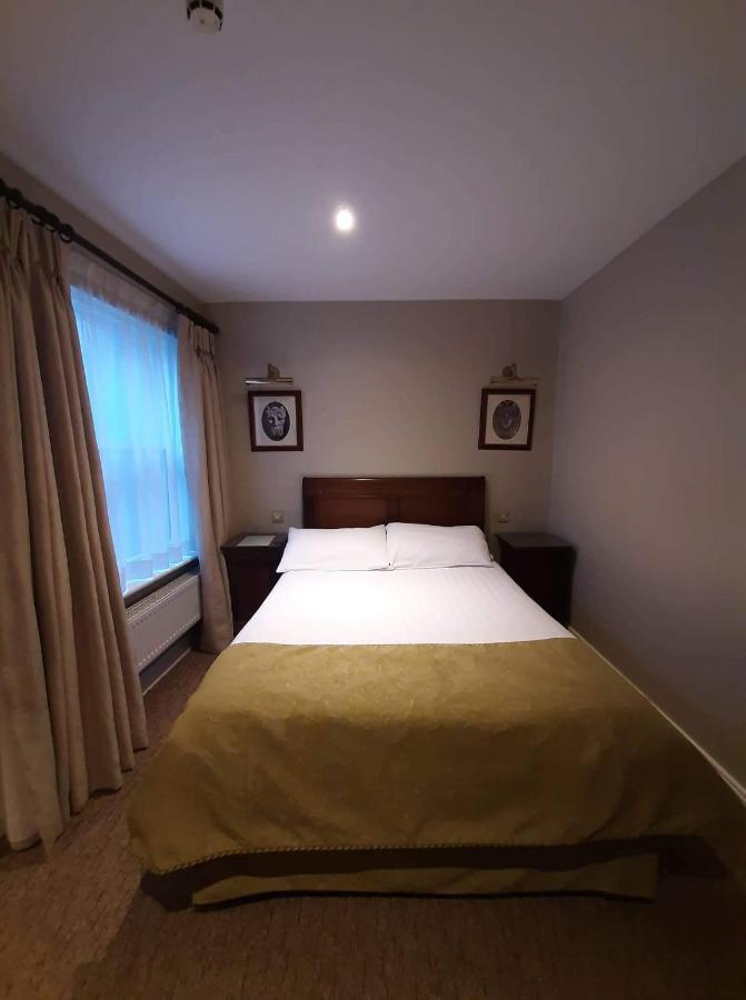 Jbs Bar & Guest Accommodation Kilkenny Exterior photo